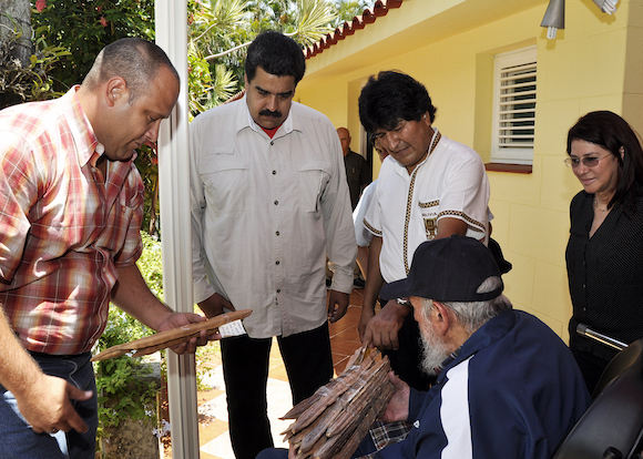 Fidel celebró su cumpleaños 89 con los Presidente Nicolás Maduro, de Venezuela, y Evo Morales, de Bolivia. Foto: Alex Castro