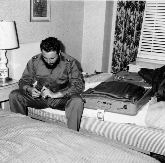 Fidel Castro antes de abandonar el hotel Shelbourne, donde se encontrababa alojada la delegación cubana. Foto: Prensa Latina