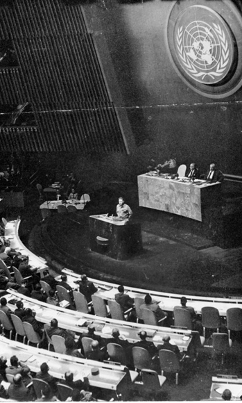 Fidel Castro pronuncia un extraordinario discurso ante el XV Periodo de Sesiones de la ONU. Durante 4 horas y 29 minutos improvisó en el Salón Plenario. Foto: Archivo