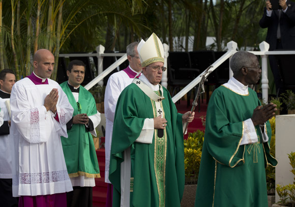 El Papa Francisco ofreció esta mañana por primera vez una Santa Misa en Cuba. Foto: Ismael Francisco/ Cubadebate.