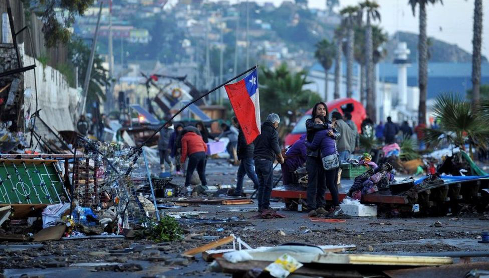 Decenas de réplicas mantienen en alerta a Chile (AP)