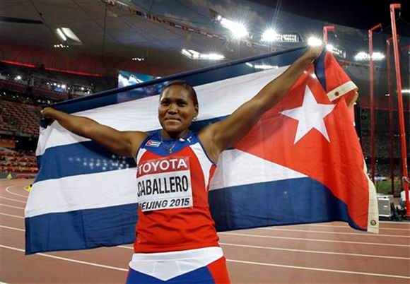 Denia Caballero, una de las principales atletas de Cuba. Foto: AP.