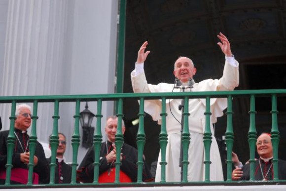 Papa Francisco elogia puente entre Cuba y EEUU