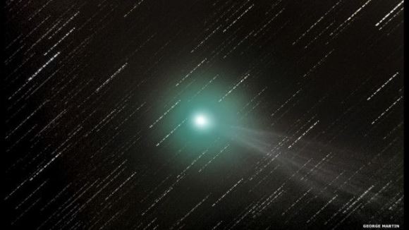 El ganador en la sección de astronomía para jóvenes fue George Martin de 15 años. En su foto se ve al cometa Lovejoy.