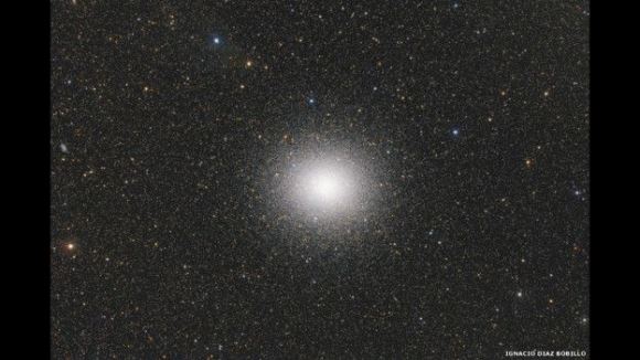 Omega Centauri es un cúmulo globular situado en la constelación de Centaurus que tiene decenas de millones de estrellas. Fue fotografiado por Ignacio Díaz Bobillo.