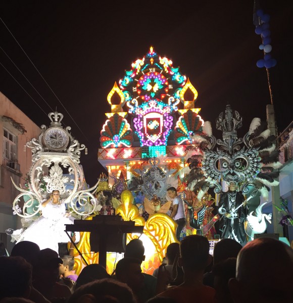 Parrandas Chambas 2015, carroza barrio Narcisa,El Gavilan!! Foto Johannes Vázquez / Cubadebate