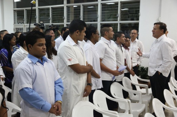 Raúl  y Varela en la ELAM 11 de septiembre 2015 foto presidencia de panamá 1