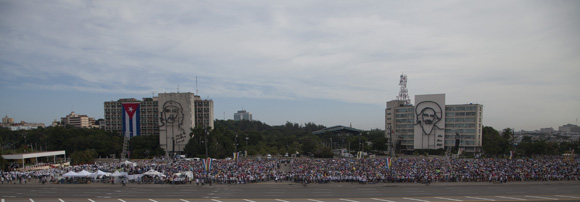 La Plaza de la Revolución José Martí acogió la primera Santa Misa oficiada por Su Santidad Francisco en Cuba. Foto: Ismael Francisco/ Cubadebate.