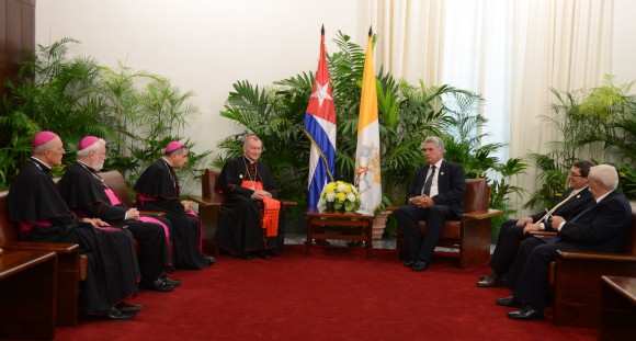 reunión dirigentes cubanos y vaticanos