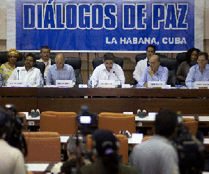 Colombia: Gobierno aprueba participación en política de FARC-EP