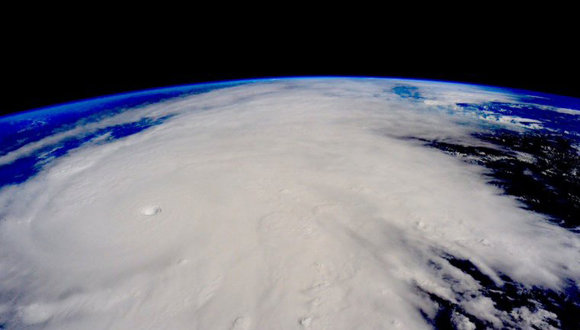 Huracán Patricia visto desde el espacio. (Foto: Cuenta de Instagram del astronauta Scott Kelly.)