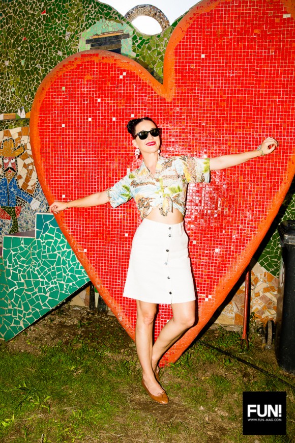 Katy Perry en la casa del pintor José Fúster en Jaimanitas, La Habana. Foto: Cuenta de Instagram de la cantante