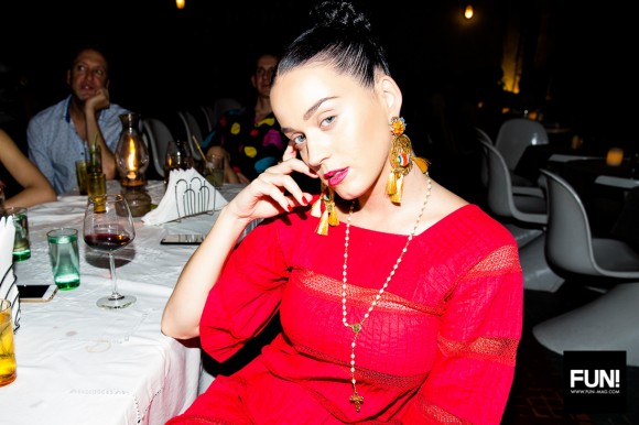 Katy Perry en un centro nocturno de La Habana. Foto: Cuenta de Instagram de la cantante