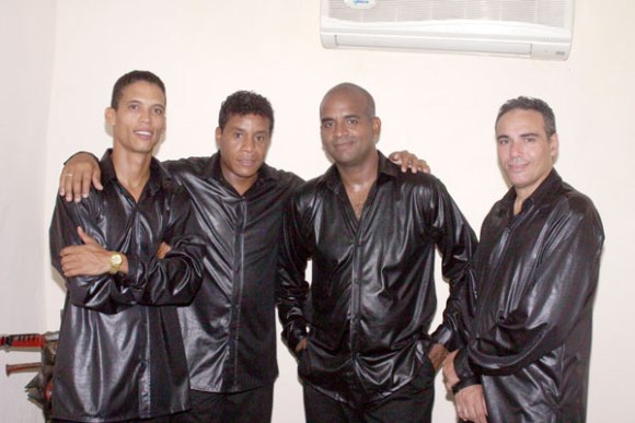 De izquierda a derecha: Karell, Ramón, Jorge y Mario, integrantes de Los Zafiros. Foto tomada de Juventud Rebelde