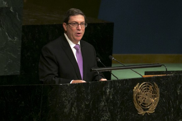 Bruno Rodríguez, Ministro de Relaciones Exteriores de Cuba, presenta la resolución contra el bloqueo en ONU, este martes. Foto:  Richard Drew/ AP
