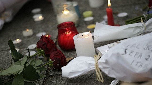 Muestras de solidaridad con las víctimas se han visto no sólo en Francia sino en varios países.  Foto: AFP