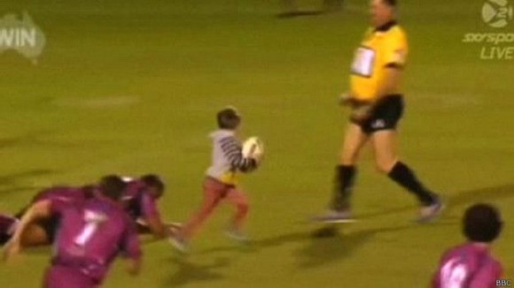 Un try que pasó a la historia del rugby australiano.  Foto: Sky Sport