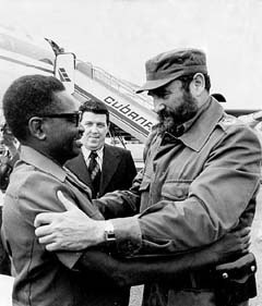 Fidel Castro y Agostinho Neto.