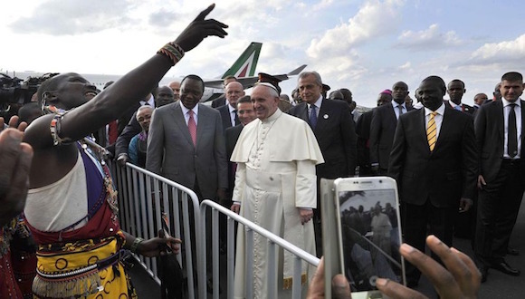 Nairobi acoge al Papa Francisco entre gran expectación y entusiasmo hasta el viernes, cuando se trasladará a Uganda. Foto: AP
