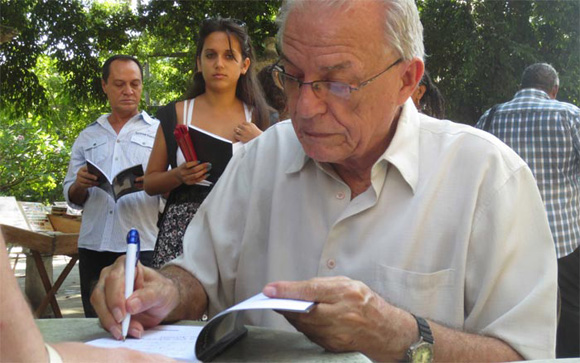 Antón Arrufat durante la presentación del poemario Vías de extinción en octubre de 2014. El libro 