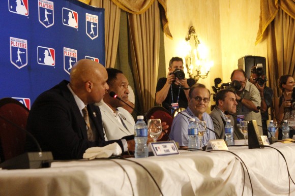 Delegación de Grandes Ligas durante la conferencia de prensa celebrada en el Hotel Nacional de Cuba. Foto: José Raúl Concepción/Cubadebate.