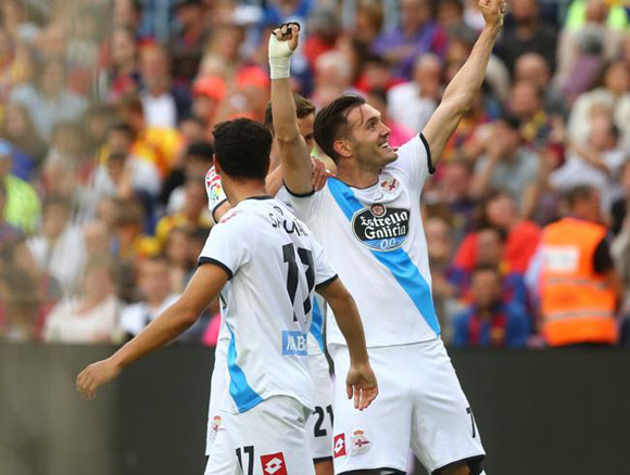 Lucas pérez, estrella del Depor con 11 goles en Liga, celebra el primer gol de su equipo. Foto: Mundo Deportivo.