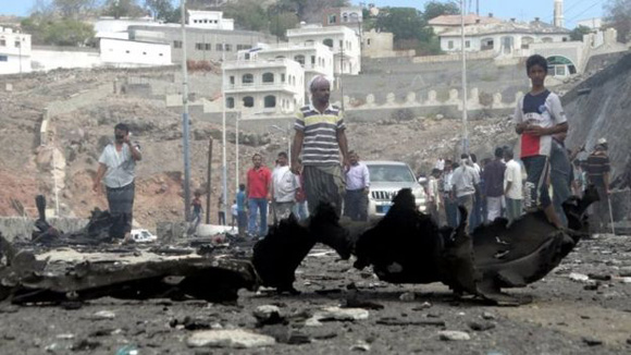 Carro con explosivos que dejó sin vida gobernador de ciudad yemení. Foto: Reuters.