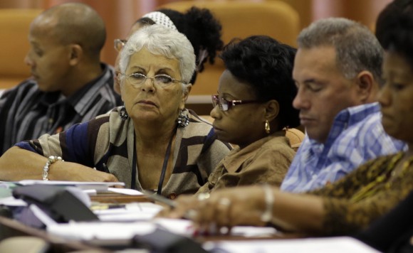 Trabajo en Comisiones de la Asamblea Nacional del Poder Popular. Atencion a los Servicios. Foto: Ismael Francisco/Cubadebate.