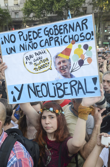 "Malcriado", así llamaría en Cuba esta muchacha al nuevo presidente argentino. Foto: Kaloian/Cubadebate.