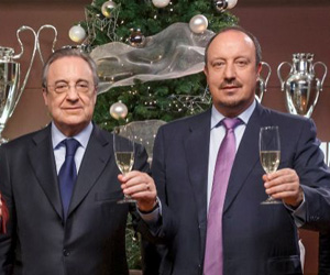 Benítez (derecha) junto a Florentino Pérez, en la felicitación navideña del Real Madrid. Foto: realmadrid.com
