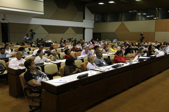 Trabajo en Comisiones de la Asamblea Nacional del Poder Popular. Atencion a los Servicios. Foto: Ismael Francisco/Cubadebate.