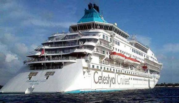 La península ha estado recibiendo cruceros de diferentes portes, incluyendo el Celestyal Crystal, con capacidad para 1 200 personas. Foto: Ronald Suárez Rivas / Granma. 