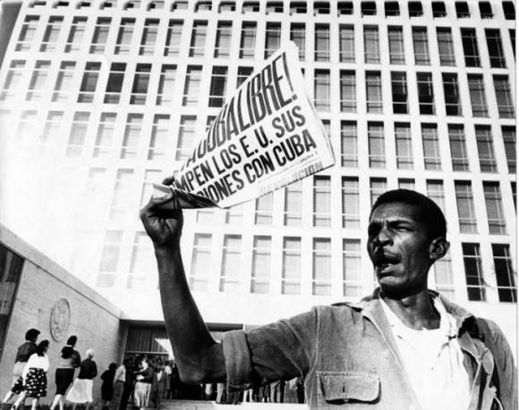 El 4 de enero de 1961 el periódico Revolución dio a conocer que el día anterior Estados Unidos había roto sus relaciones con Cuba. Foto: Roberto Salas.