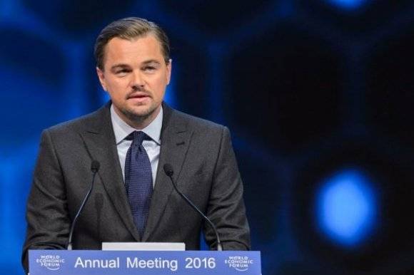 El actor Leonardo DiCaprio en la gala de los premios World Economic Forum's Crystal, en Davos, Suiza. Foto: AFP.