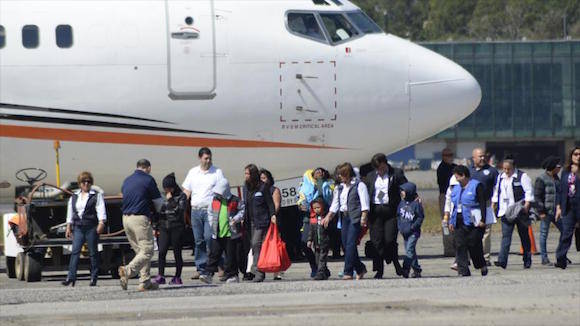 Un grupo de guatemaltecos deportados por Estados Unidos llega al país centroamericano, 6 de enero de 2016. Foto: AP
