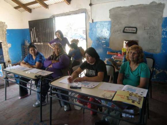 El programa educativo cubano llegó a la nación sudamericana en el 2003 a través de un grupo de miembros de movimientos sociales. En los primeros seis meses se alfabetizaron 795 personas. 
