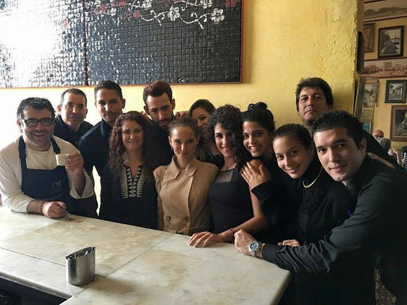 Natalie Portman en el restaurante cubano La Guarida.