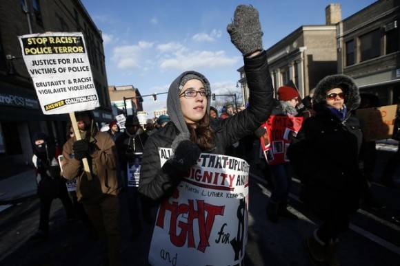 Protestas en Boston durante una marcha en el aniversario del asesinato de Martin Luther King. Foto: AP