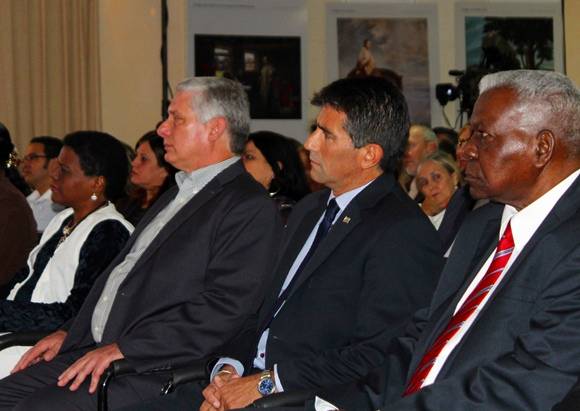 De izq. a der. Zuleica Romay, Miguel Díaz-Canel, Raúl Sandic y Esteban Lazo. Foto: José Raúl Concepción/Cubadebate.