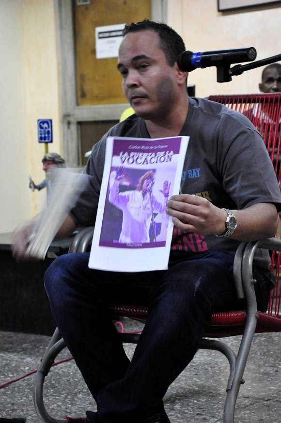 Presentación del libro, La Fuerza de la Vocación, dedicado a Carlos Ruiz de la Tejera. Foto: Roberto Garaicoa/Cubadebate.