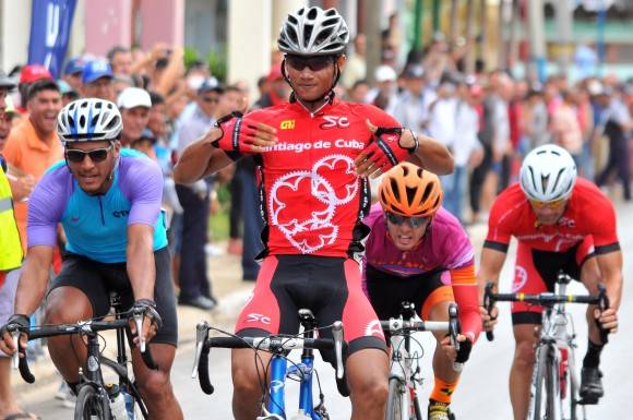 6ta etapa-Camaguey-Ciego ganada por el santiaguero Argenis Frómeta. Foto: Ricardo López Hevia