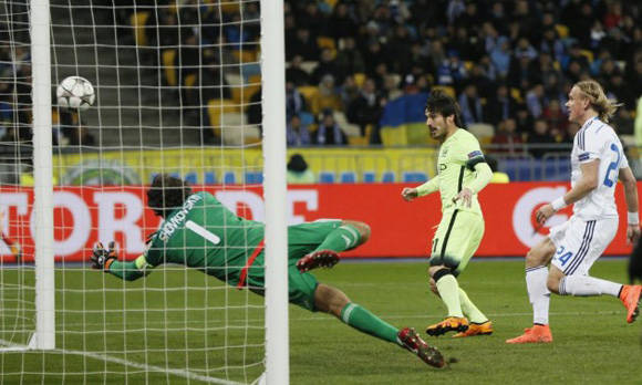 Así marcó Silva el 0-2 para el Manchester City en Kiev. Ha marcado en los dos últimos partidos de Champions. Foto tomada de Marca. 