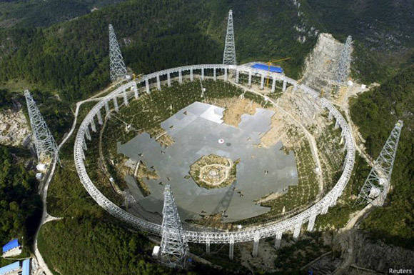 Este será el radiotelescopio más grande del mundo, con un área equivalente a 30 campos de futbol. Foto: Reuters