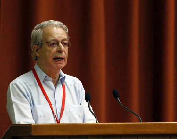 Frei Betto ofreció una amplia conferencia en el Congreso Universidad-2016. en la que se refirió a la formación humanista de los profesionales. Foto: José Raúl Concepción/Cubadebate.