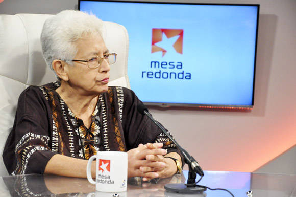 La periodista Susana Lee, fundadora de Granma, una de los tres merecedores del Premio Nacional de Periodismo 2016. Foto Roberto Garaicoa/Cubadebate.