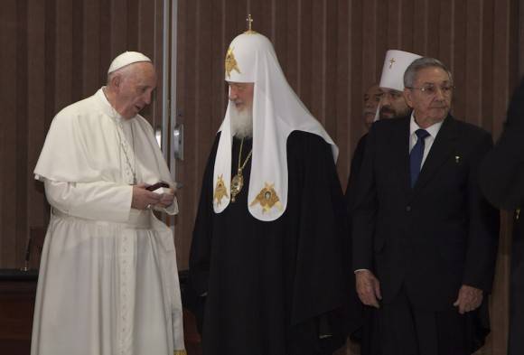 Firma de la Declaración Conjunta entre el Papa Francisco y el Patriarca Kirill. Foto: Ismael Francisco/ Cubadebate