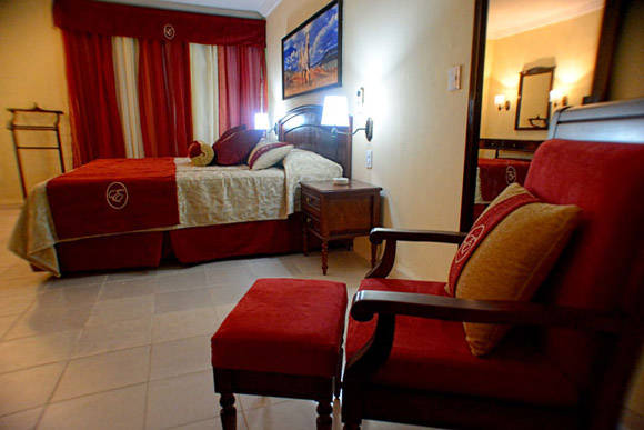 Junior Suite del Hotel Caballeriza, inmueble de nueva creación puesto en marcha recientemente, evidencia de un programa que se ejecuta para hacer del turismo una importante actividad económica en la ciudad de Holguín, Cuba, el 11 de marzo de 2016. ACN FOTO/Juan Pablo CARRERAS