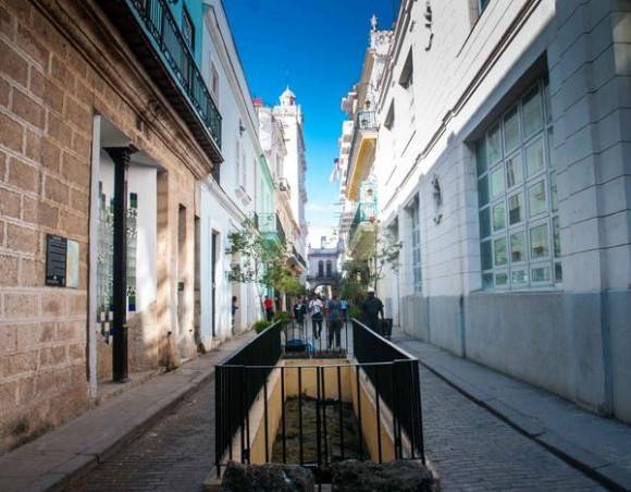 Declarada por la Unesco Patrimonio de la Humanidad en 1982, La Habana Vieja, es el reflejo de una mezcla de estilos arquitectónicos y el testimonio de diferentes épocas. Foto: Abel Padrón Padilla / ACN