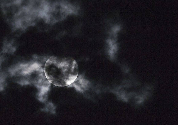 La luna, satélite natural de la Tierra. Foto: Ismael Francisco/ Cubadebate