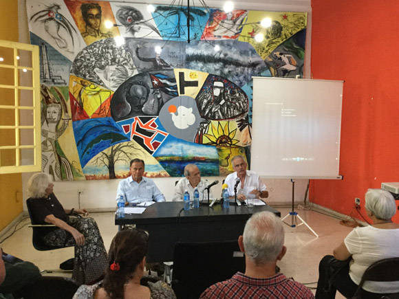 La actividad contó con la participación (de der. a izq) de Marta Harnecker, Alí Rodríguez, Ricardo Alarcón y Germán Sánchez. Foto. Cubadebate. 